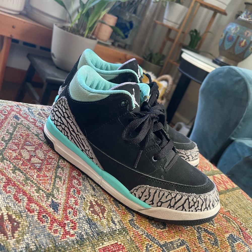 Air Jordan 3 Retro GT Kids Sneakers Size 3 (Little Girl)